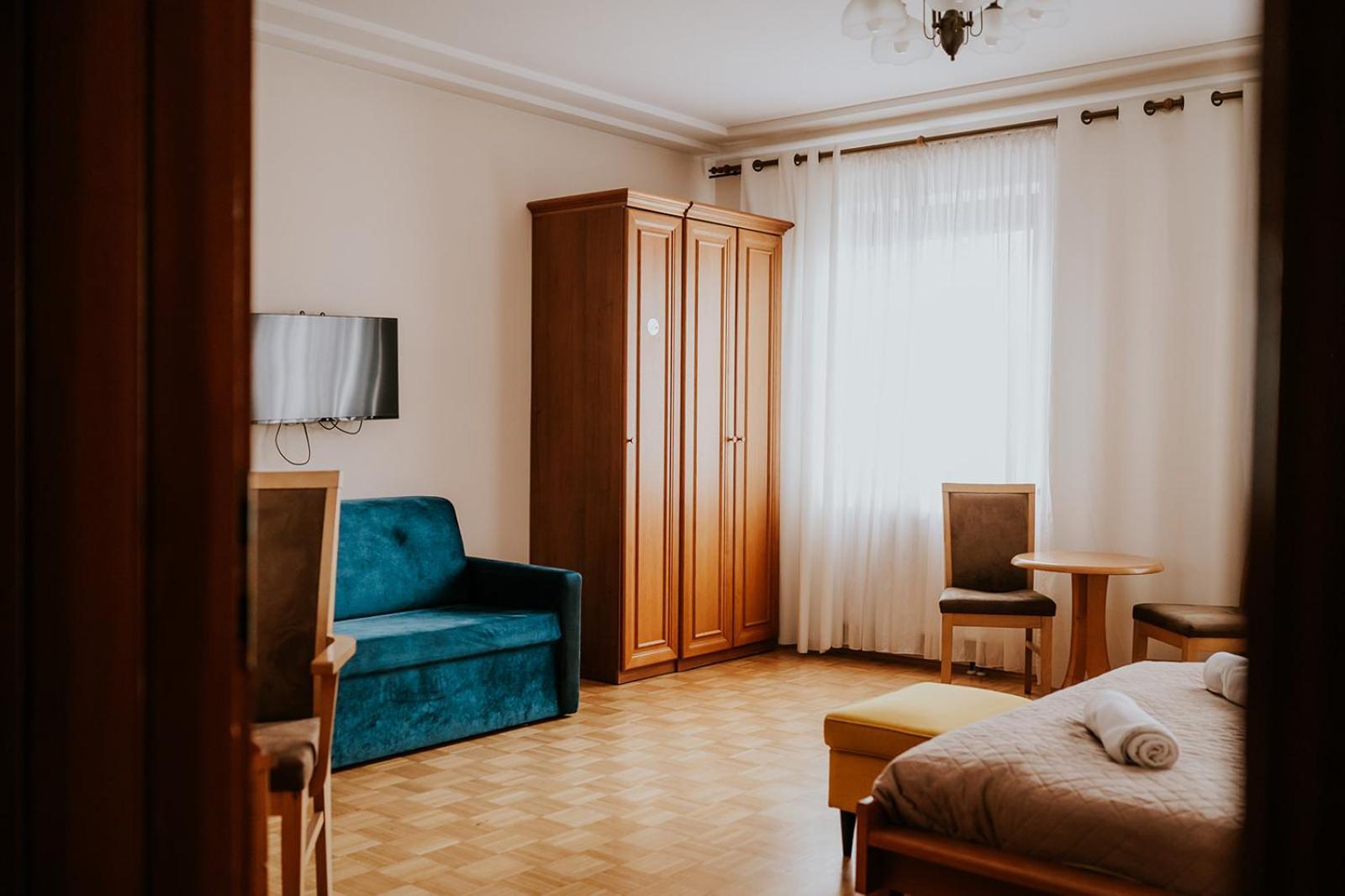 Hotel Garden Oleśnica Extérieur photo